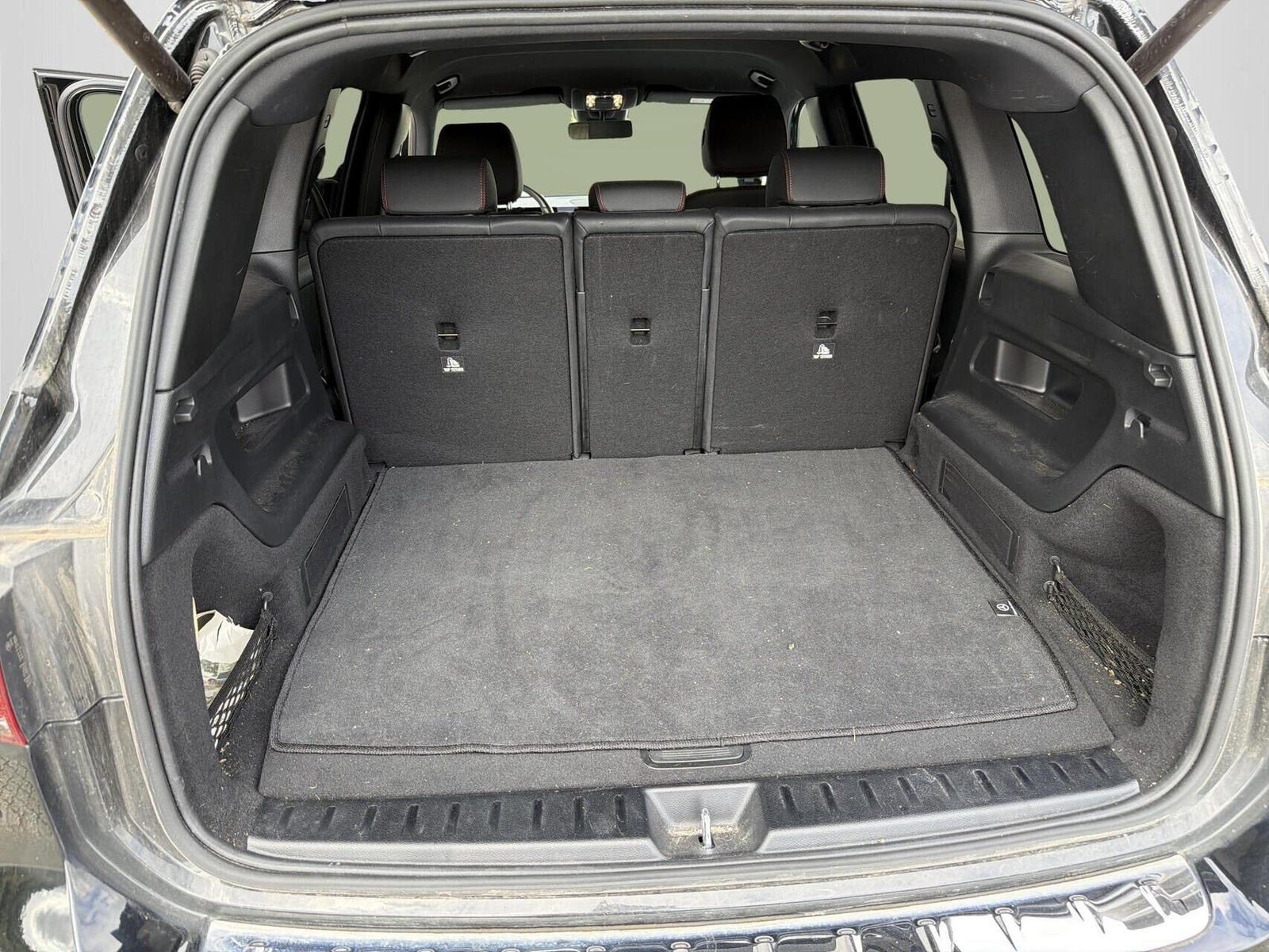 Sort Mercedes EQB250+ fra 2023