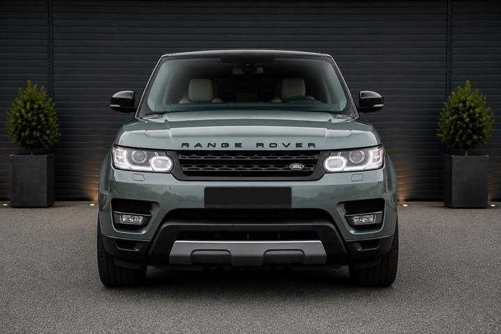 Grå Land Rover Range Rover sport fra 2013