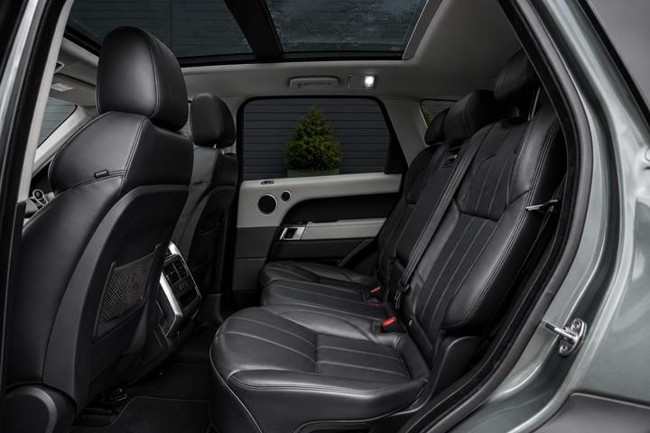 Grå Land Rover Range Rover sport fra 2013
