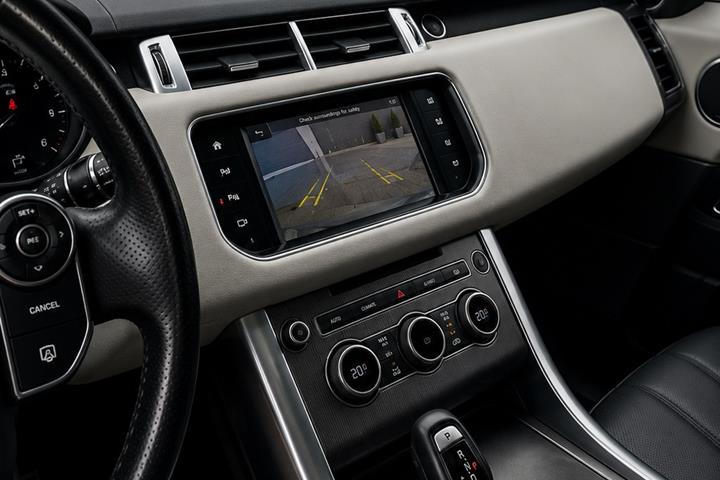 Grå Land Rover Range Rover sport fra 2013