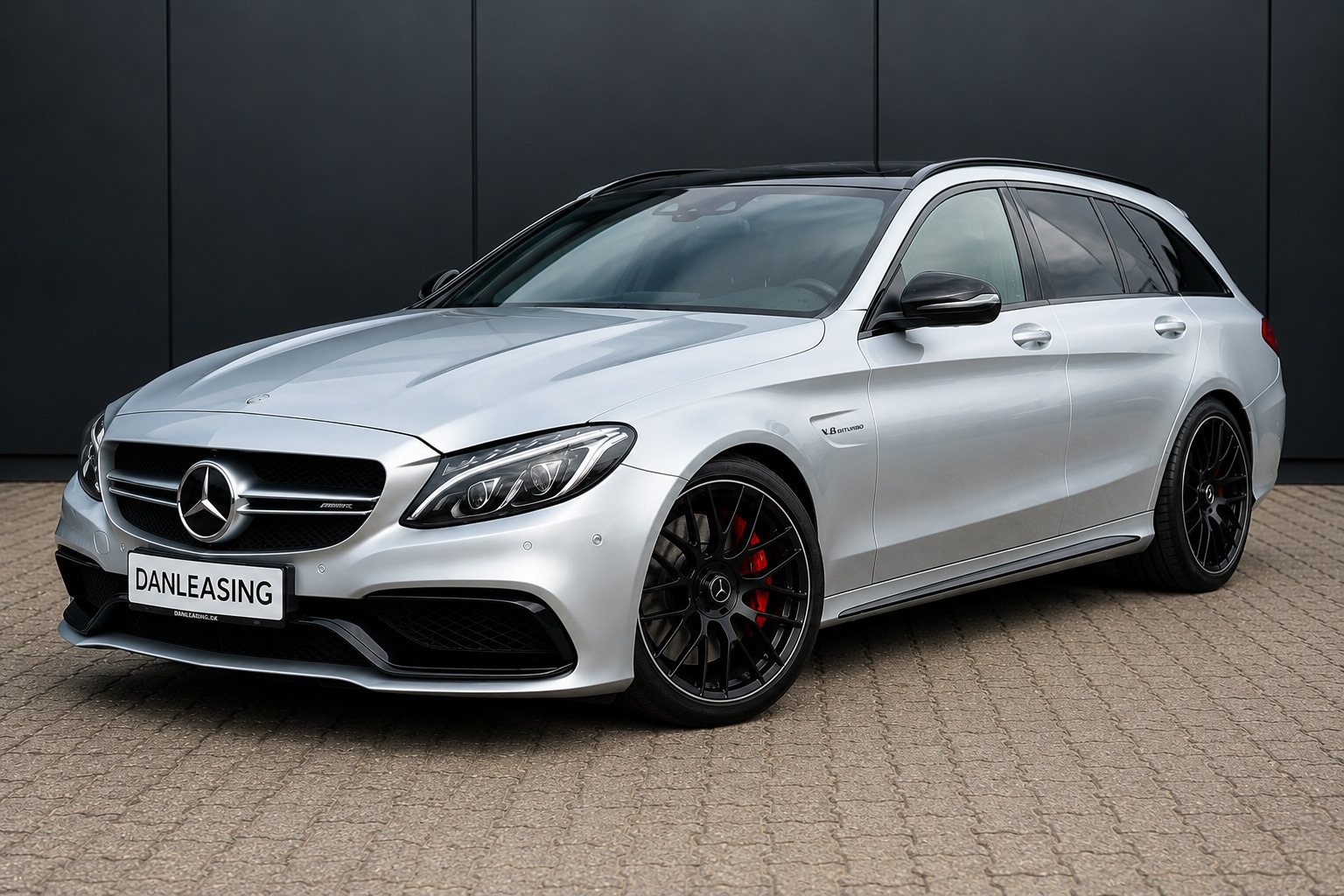Grå Mercedes - fra 2016