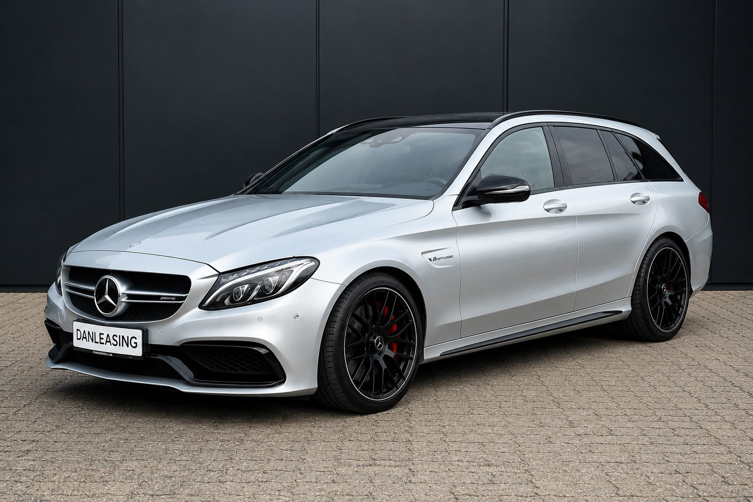 Grå Mercedes - fra 2016