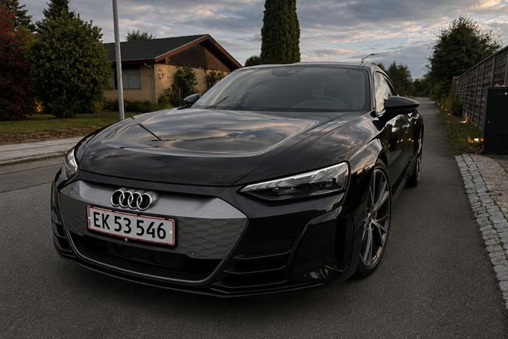 Sort Audi e-tron GT fra 2022