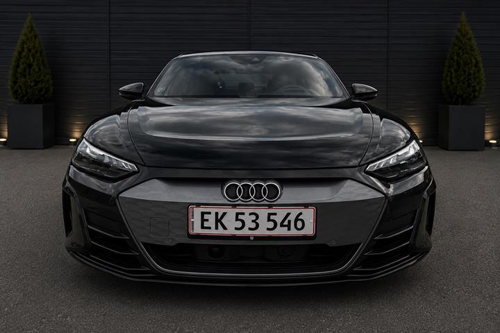 Sort Audi e-tron GT fra 2022
