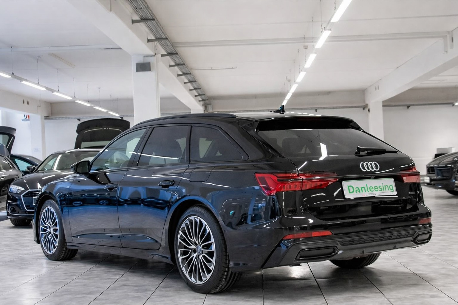 Sort Audi A 6 fra 2022