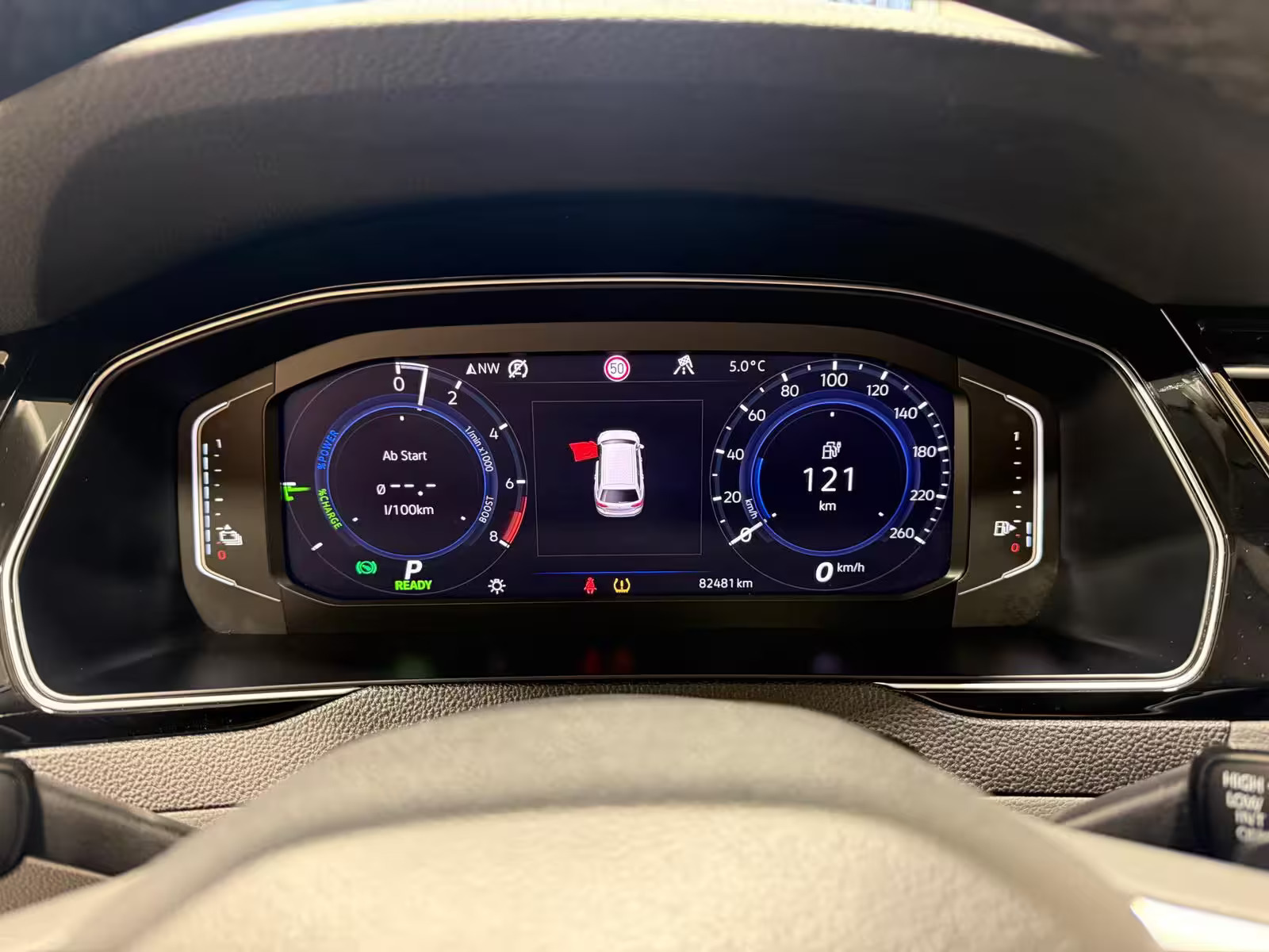 Sølv VW Passat fra 2020