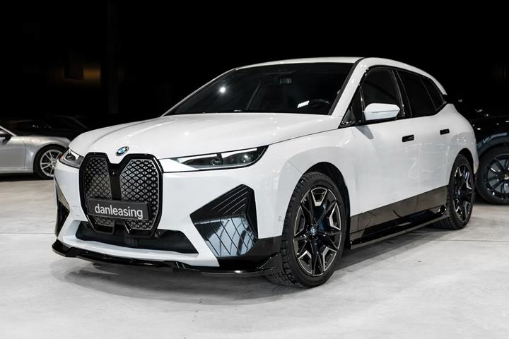 Hvid BMW iX fra 2022
