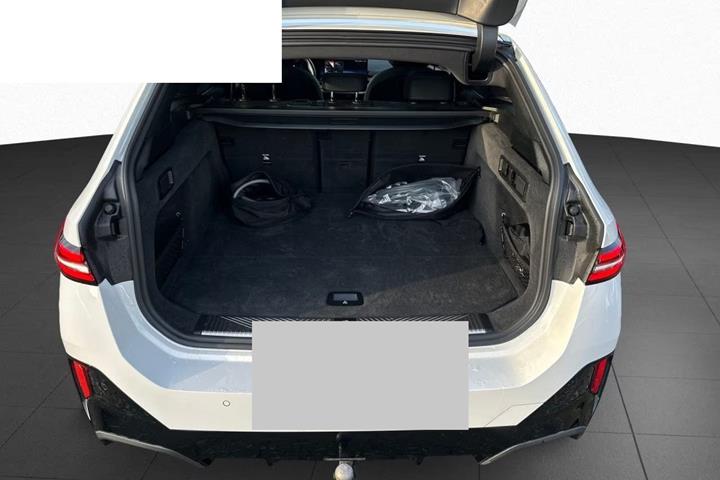 Hvid BMW i5 fra 2025