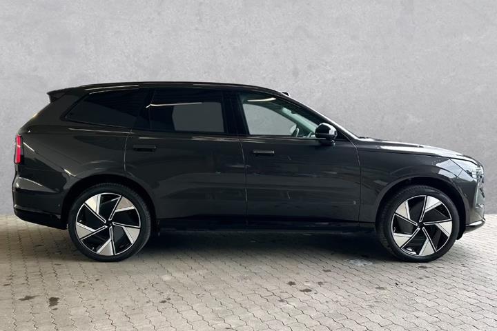 Sort Volvo EX90 fra 2024