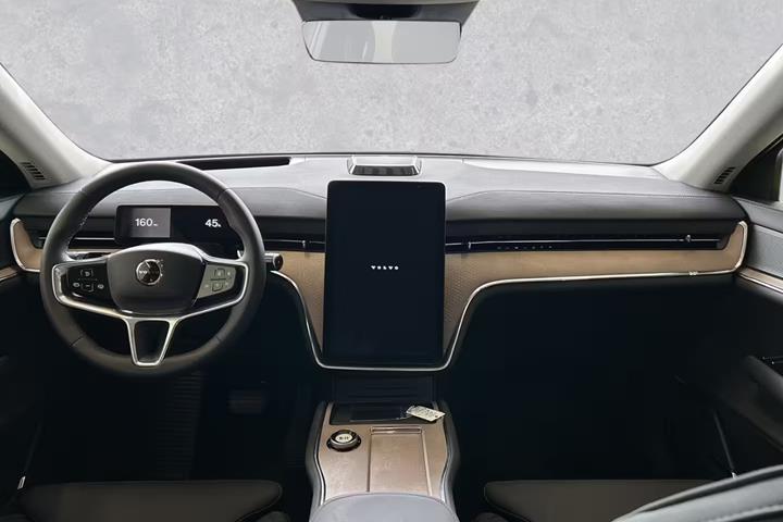 Sort Volvo EX90 fra 2024