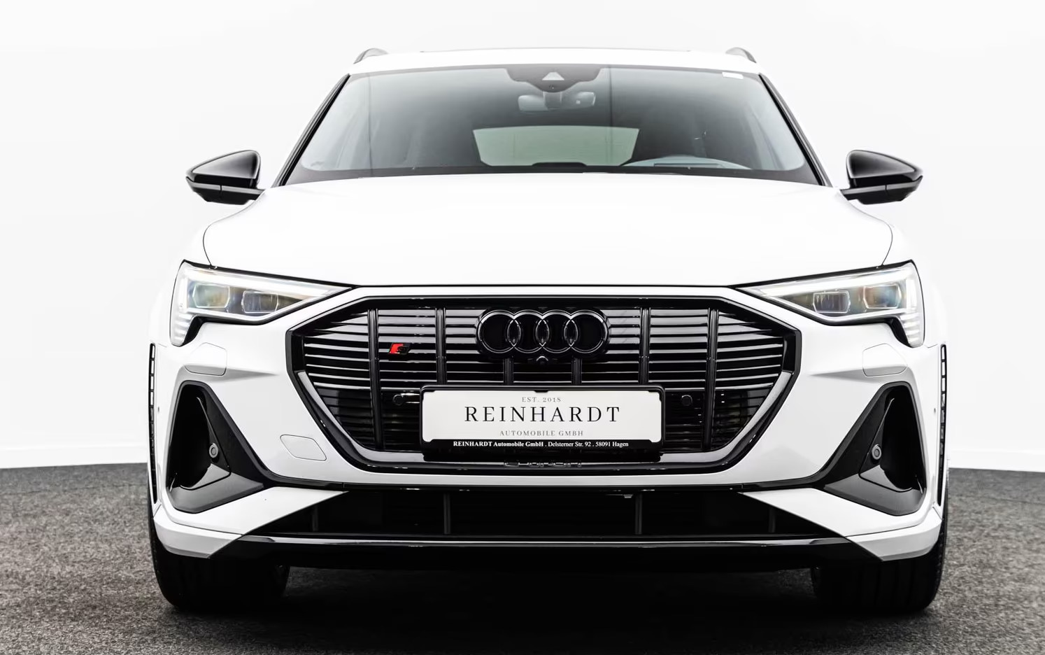 Hvid Audi e-tron S fra 2022