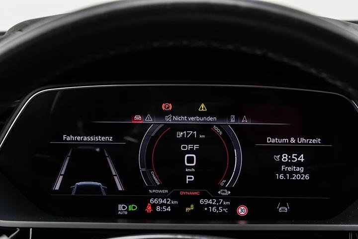 Hvid Audi e-tron S fra 2022