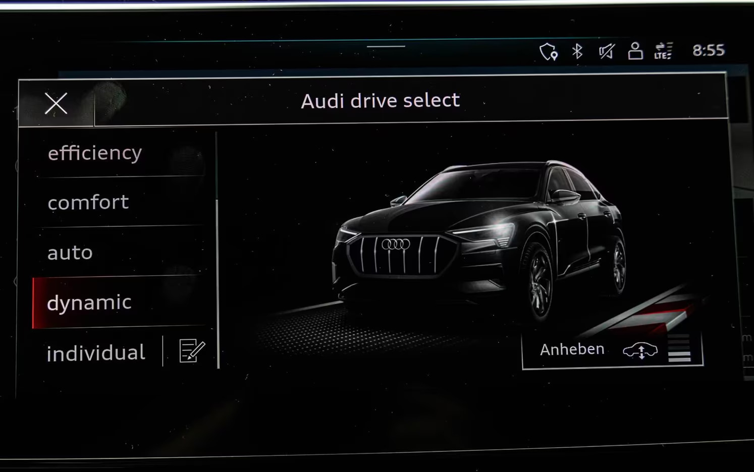 Hvid Audi e-tron S fra 2022