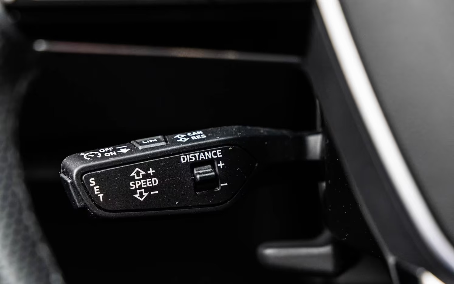 Hvid Audi e-tron S fra 2022