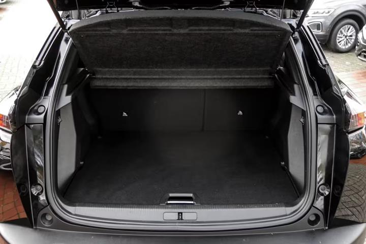 Sort Peugeot e-2008 fra 2021