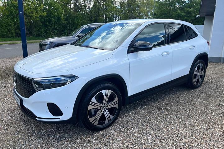 Hvid Mercedes EQA 250 fra 2025