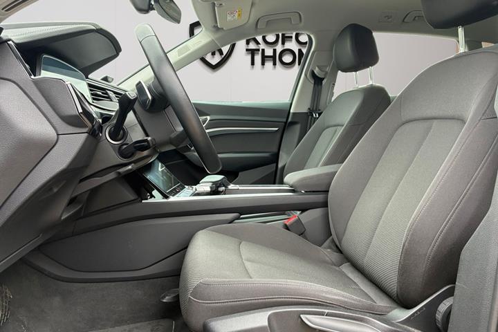Sort Audi Q8 fra 2023