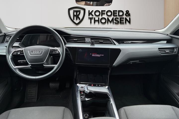 Sort Audi Q8 fra 2023
