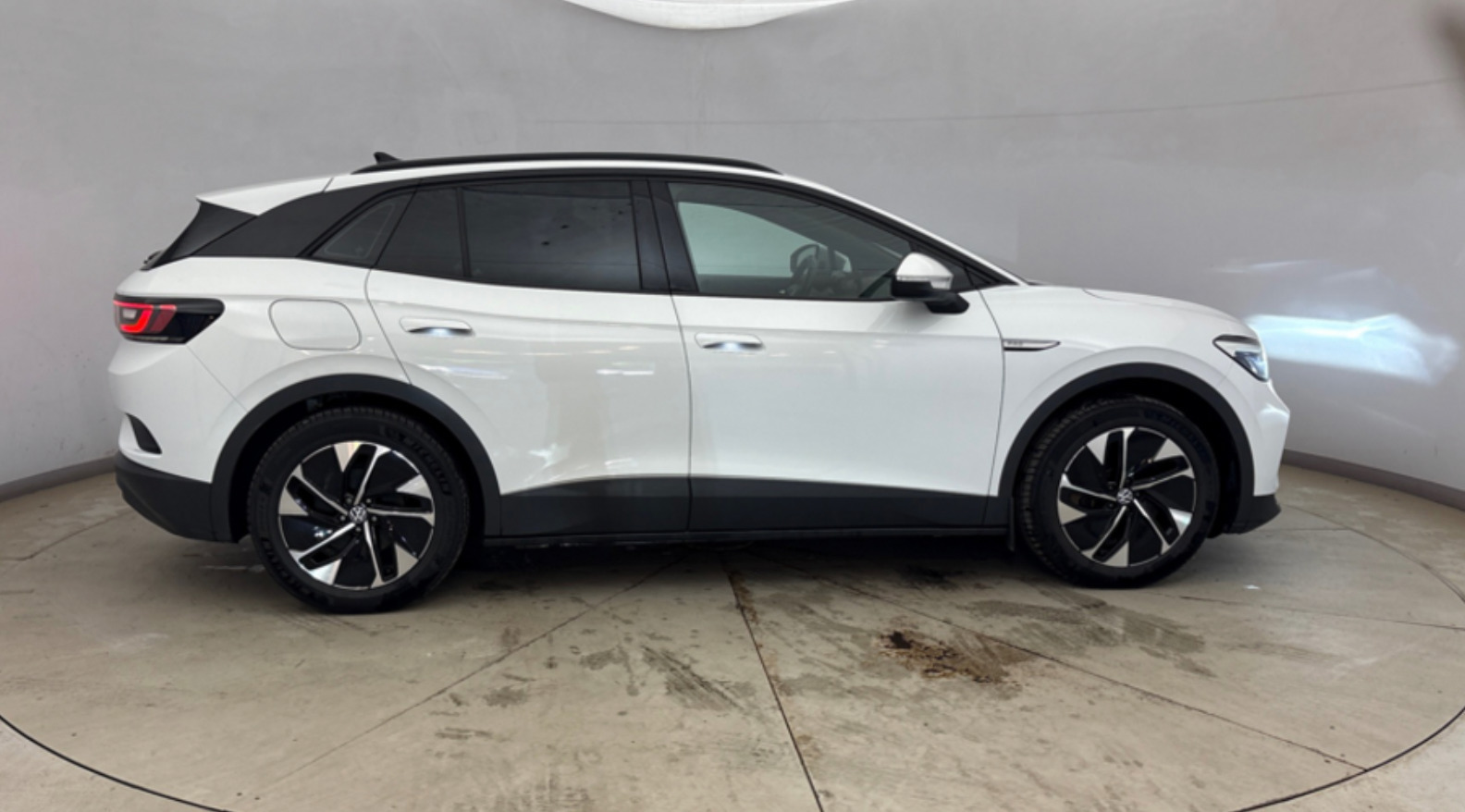 Hvid VW ID.4 fra 2023