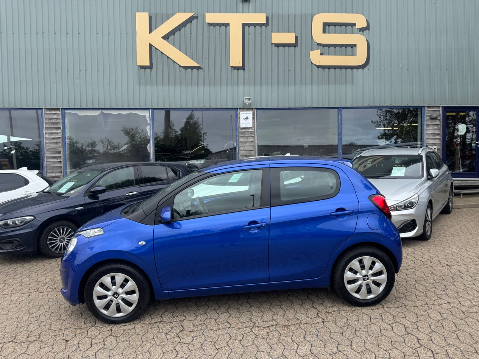Blå Citroën C1 fra 2020