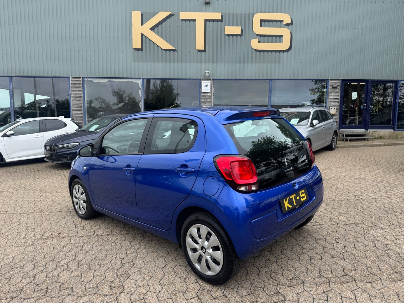 Blå Citroën C1 fra 2020