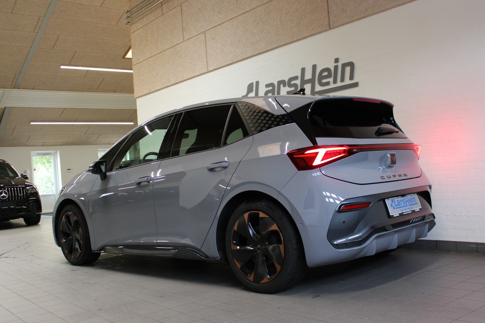 Grå Cupra Born fra 2024