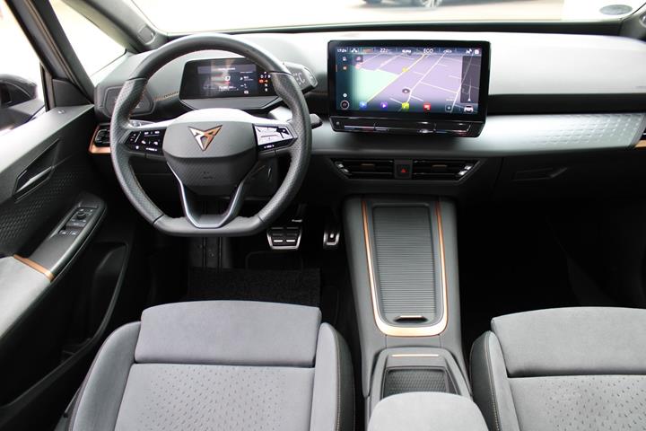 Grå Cupra Born fra 2024
