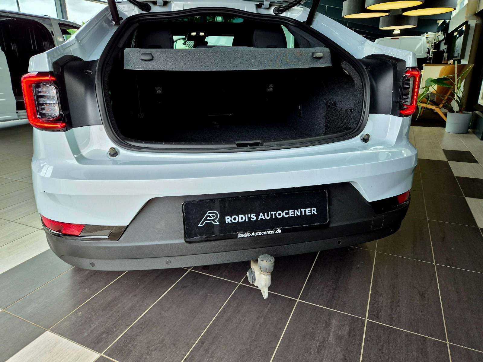 Hvid Polestar 2 fra 2023