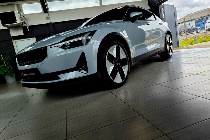 Hvid Polestar 2 fra 2023