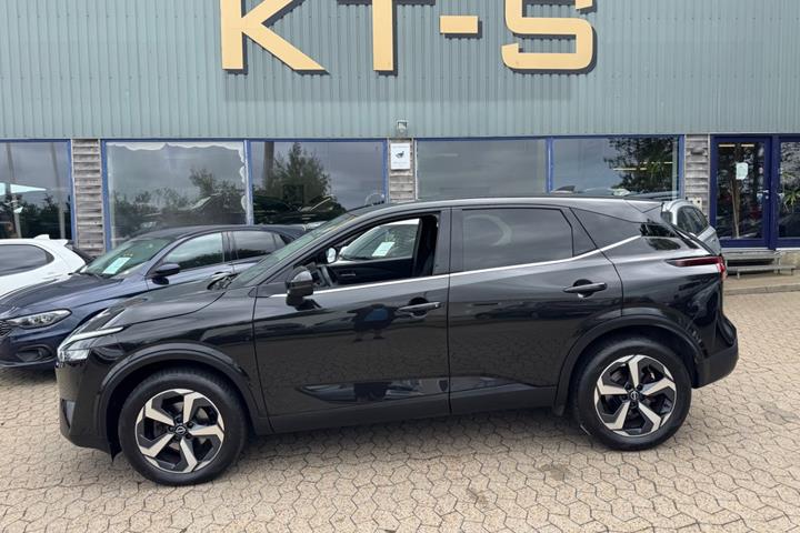 Sort Nissan Qashqai fra 2022