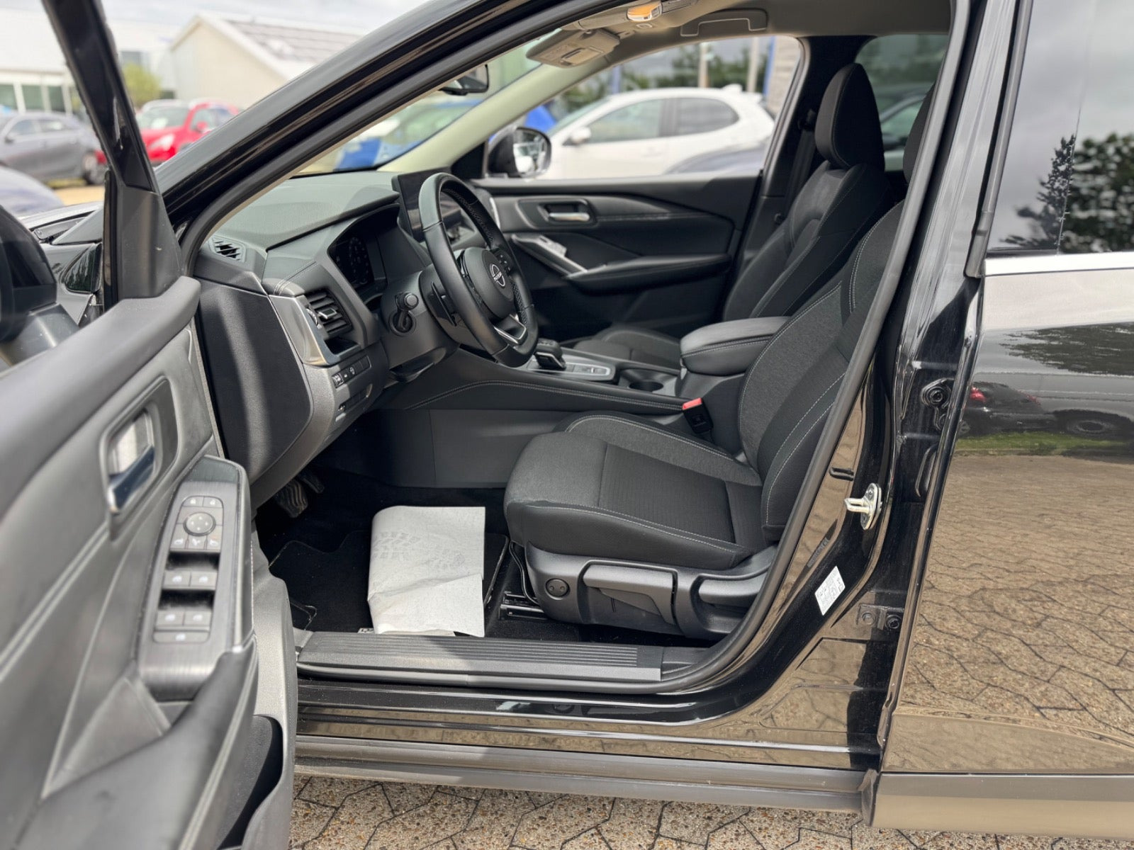 Sort Nissan Qashqai fra 2022