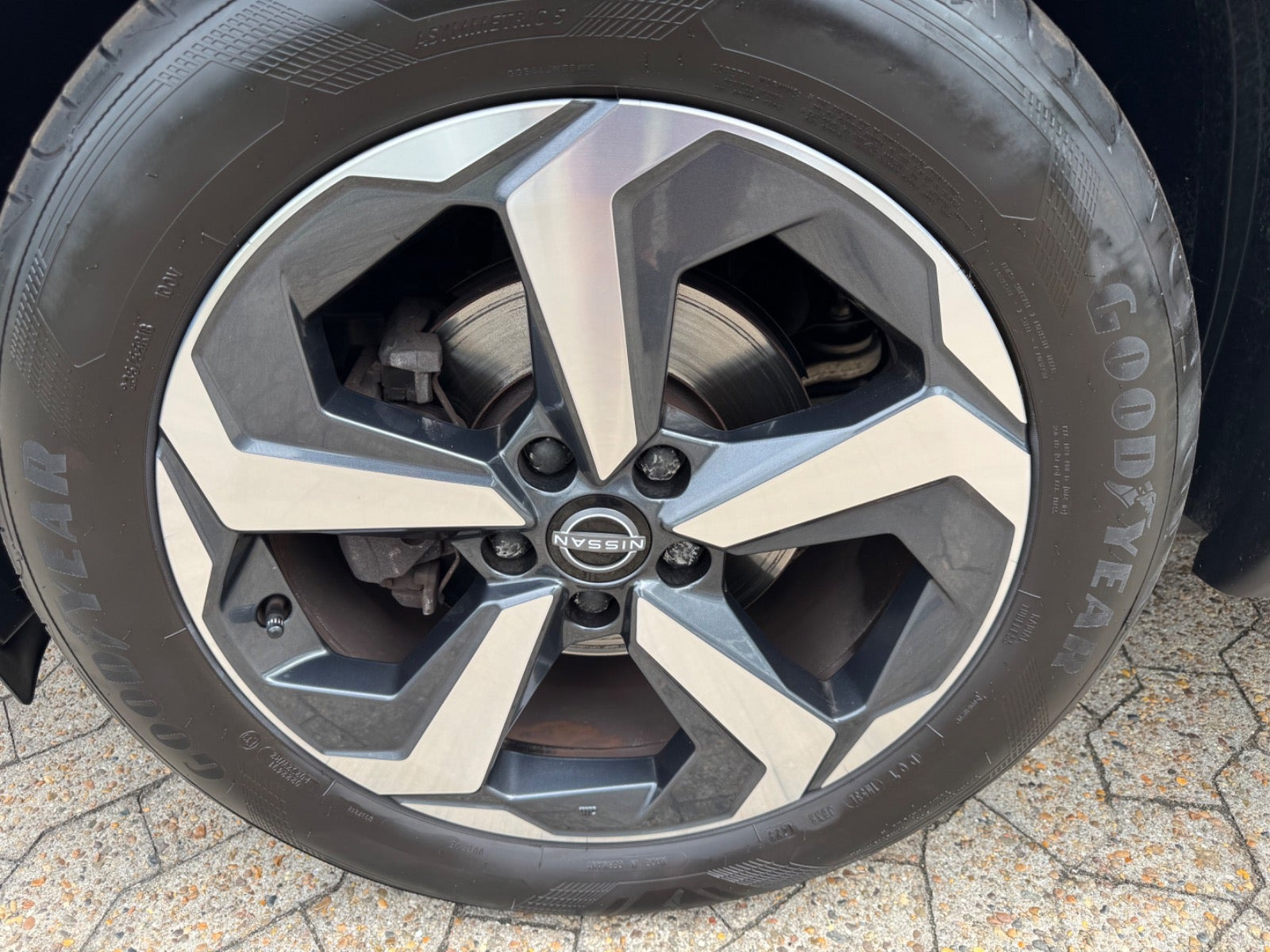 Sort Nissan Qashqai fra 2022