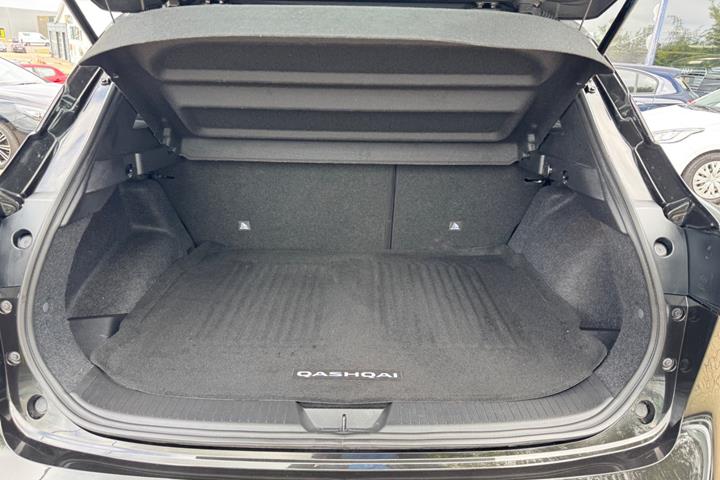 Sort Nissan Qashqai fra 2022