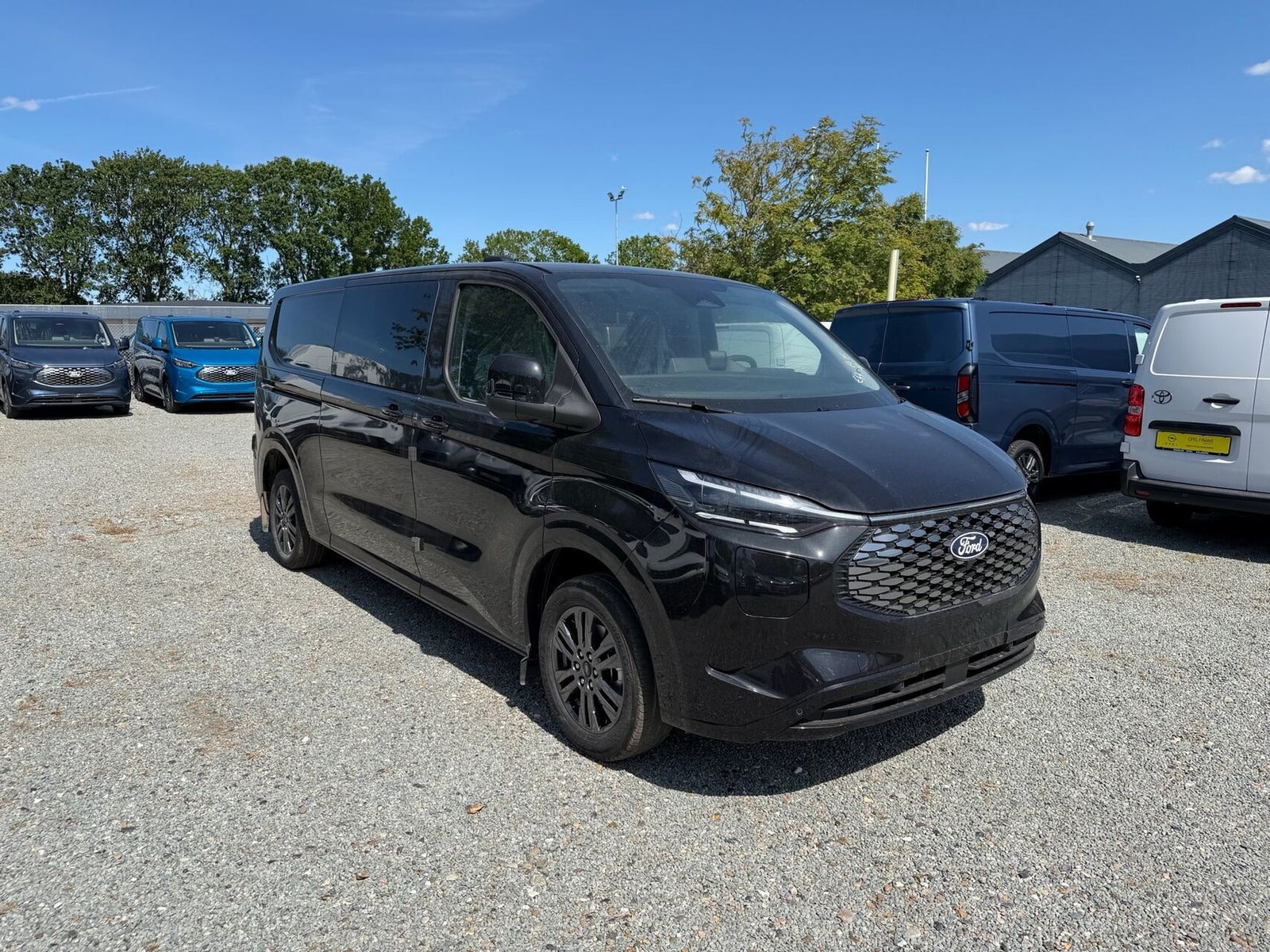 Sort Ford E-Transit Custom 320 L1 fra 2026