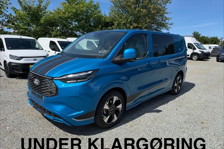 Blå Ford E-Transit Custom 320 L1 fra 2026