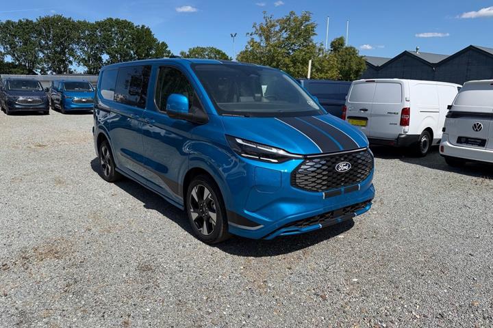 Blå Ford E-Transit Custom 320 L1 fra 2026