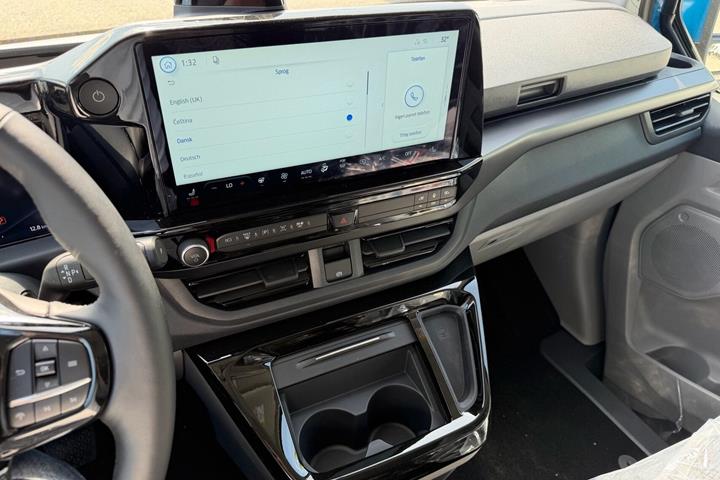 Blå Ford E-Transit Custom 320 L1 fra 2026