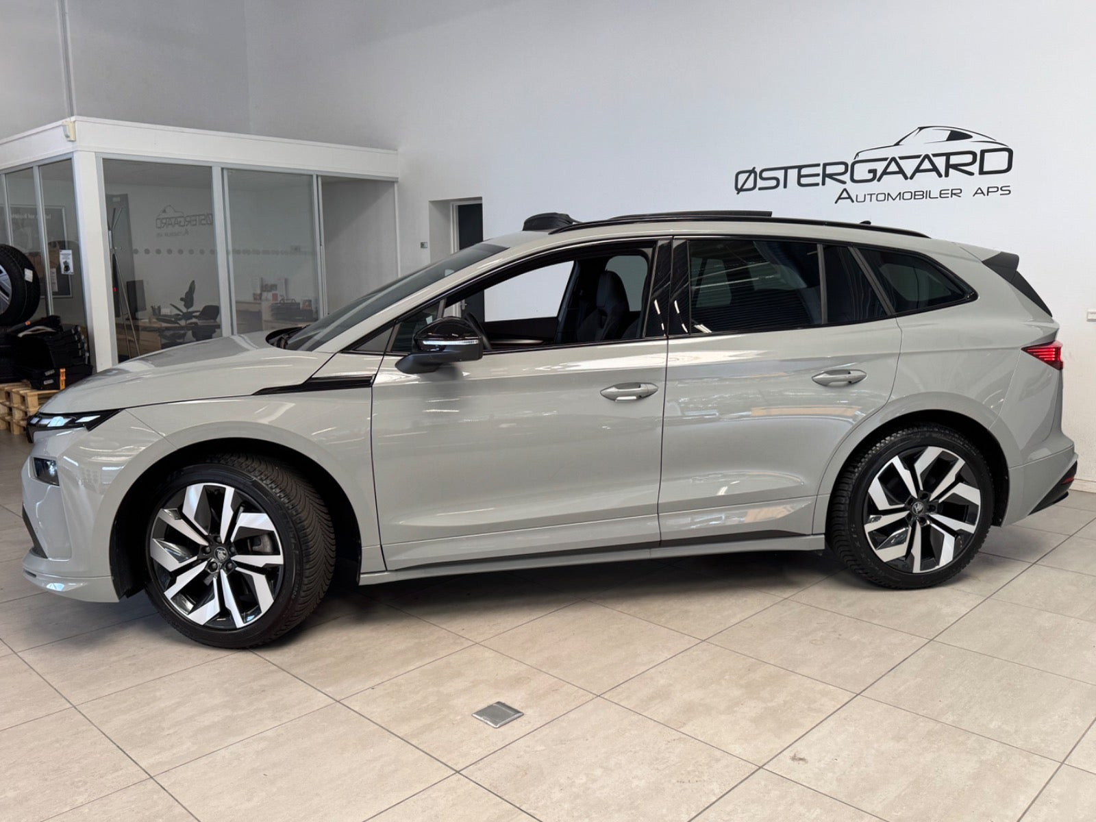Grå Skoda Enyaq fra 2026
