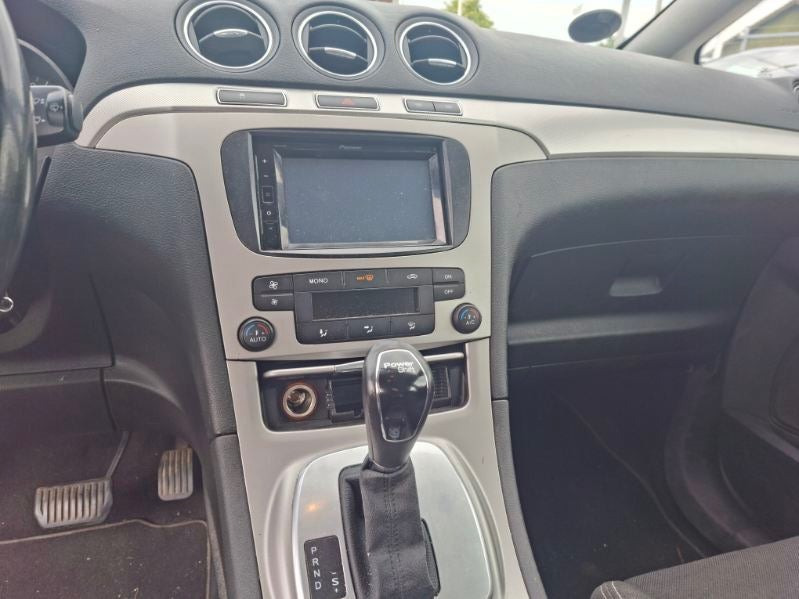 Blå Ford S-MAX fra 2011