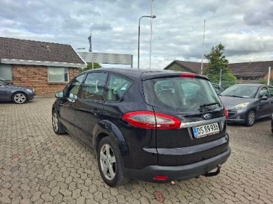 Blå Ford S-MAX fra 2011