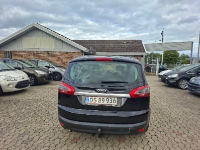 Blå Ford S-MAX fra 2011