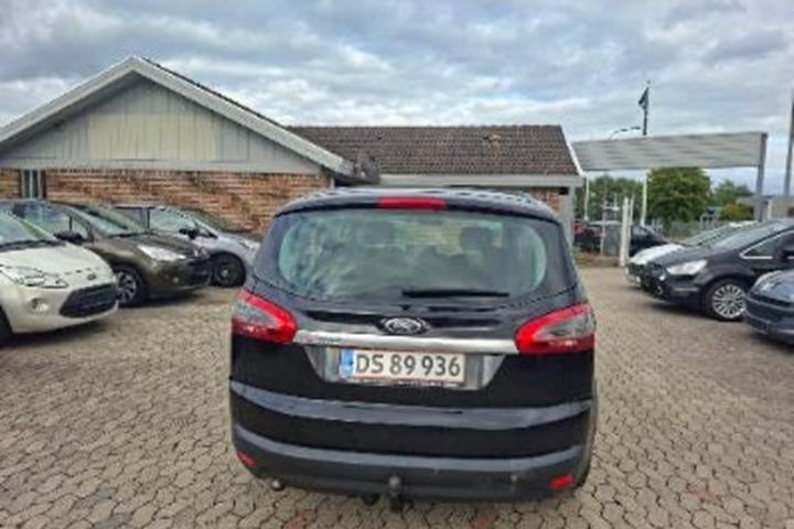 Blå Ford S-MAX fra 2011