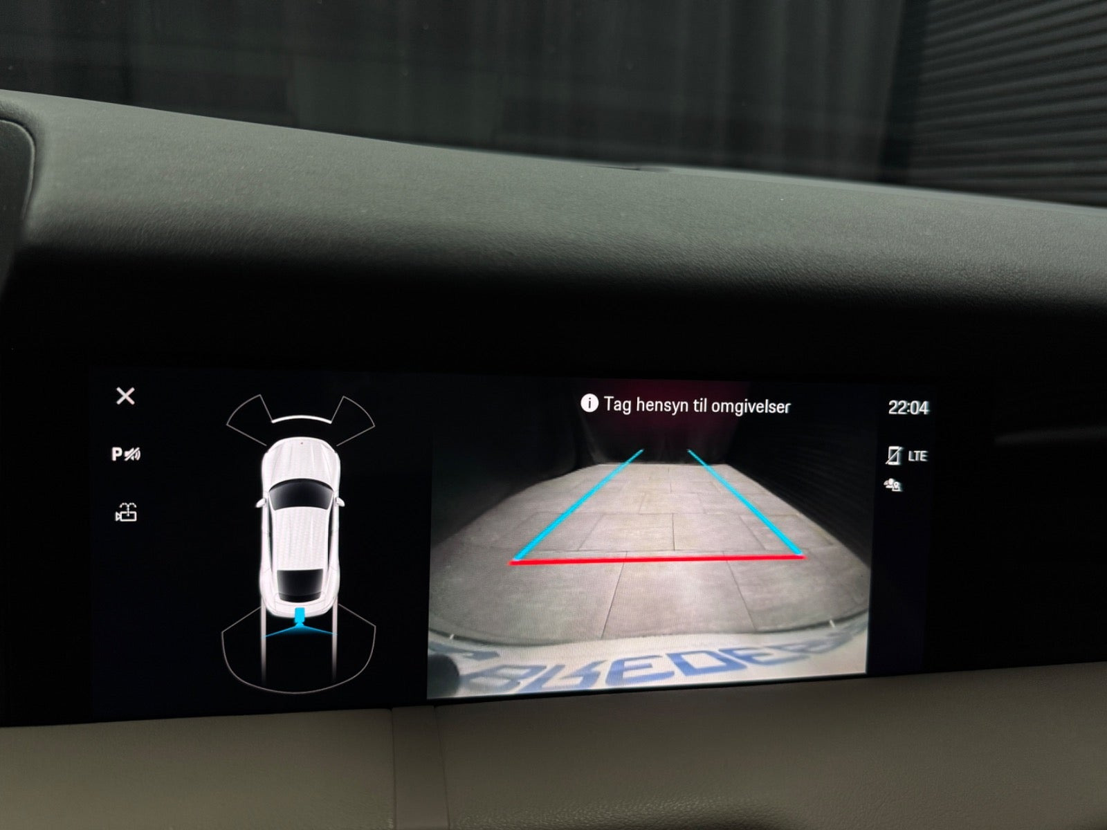 Sort Porsche Taycan fra 2023