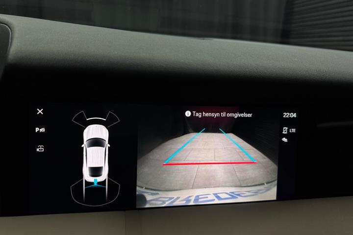 Sort Porsche Taycan fra 2023