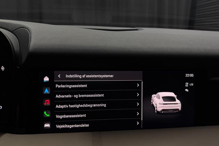 Sort Porsche Taycan fra 2023