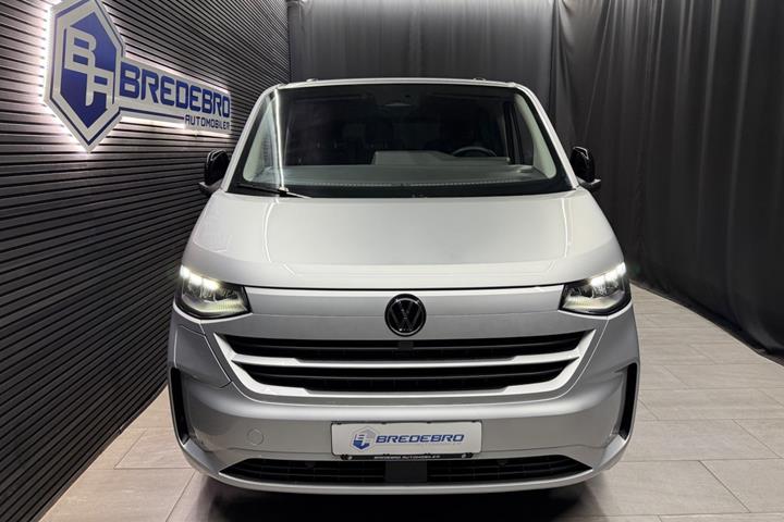 Sølv VW e-Caravelle fra 2025