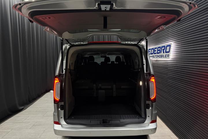 Sølv VW e-Caravelle fra 2025