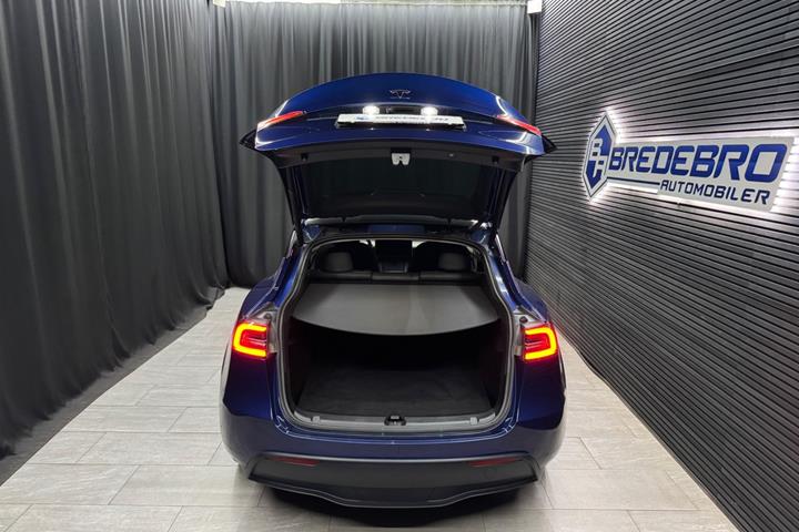 undefined Tesla Model Y fra 2023