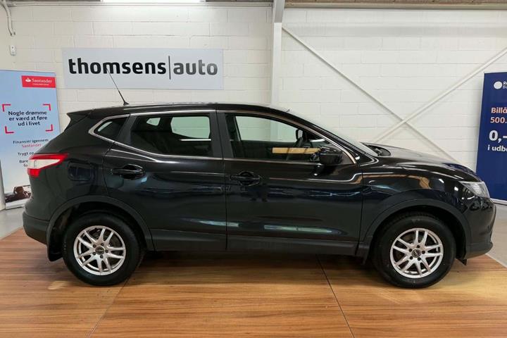 Sort Nissan Qashqai fra 2017
