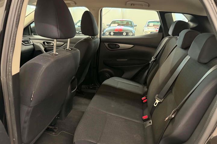 Sort Nissan Qashqai fra 2017